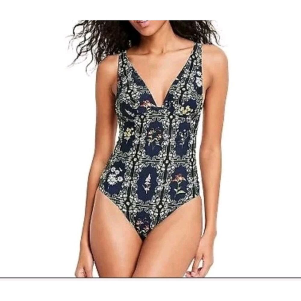 AguaBendita Women'S Dainty Floral Tile Print Cheeky One Piece Swimsuit S Coastal